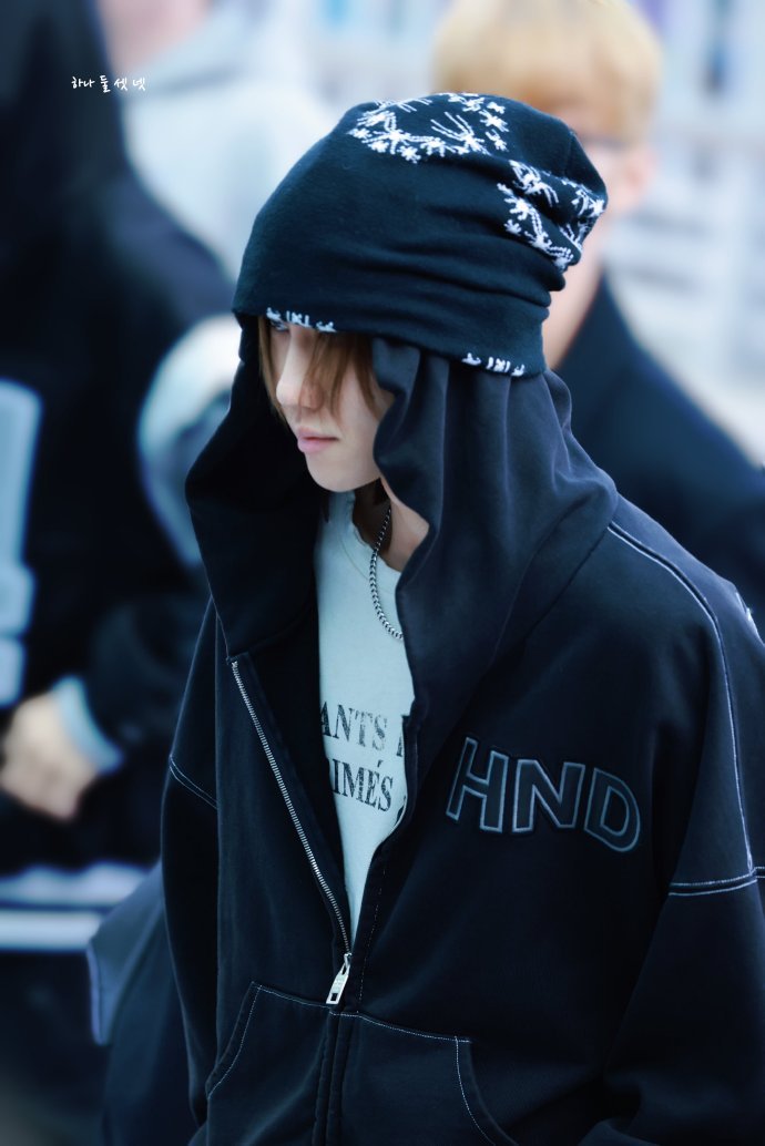 徐明浩涩谷辣弟 徐明浩机场潮男再出动，涩谷辣弟穿搭我学习一辈子