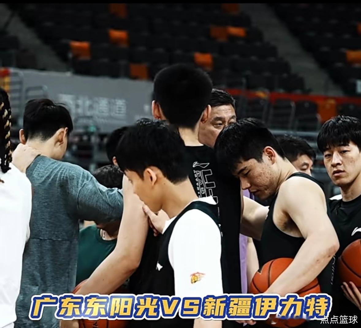 由于本轮山东队输球，广东队继续稳固住前三名的位置！今晚打新疆男篮，有几成把握！新