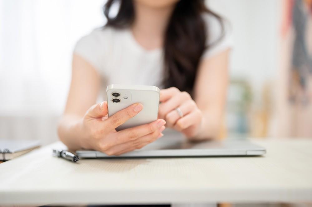 #女子遭第三者挑衅起诉获赔5000元#【男子婚内出轨年长7岁女子 妻子遭第三者短