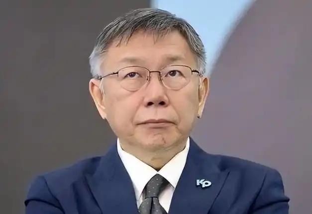 柯文哲助选时点评蓝白局势，一边预判各地选情，一边将矛盾责任外推，这番发言背后藏着