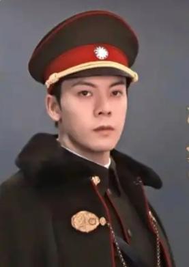 《老九门》续作《九门》刚开播，演员阵容直接把老粉的情怀滤镜戳得稀碎。
陈伟霆时隔