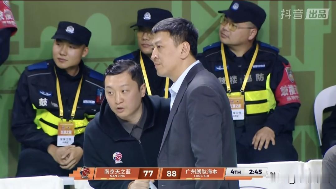 CBA第37轮广州客场95-81胜南京。
    4月11日晚，CBA常规赛第3