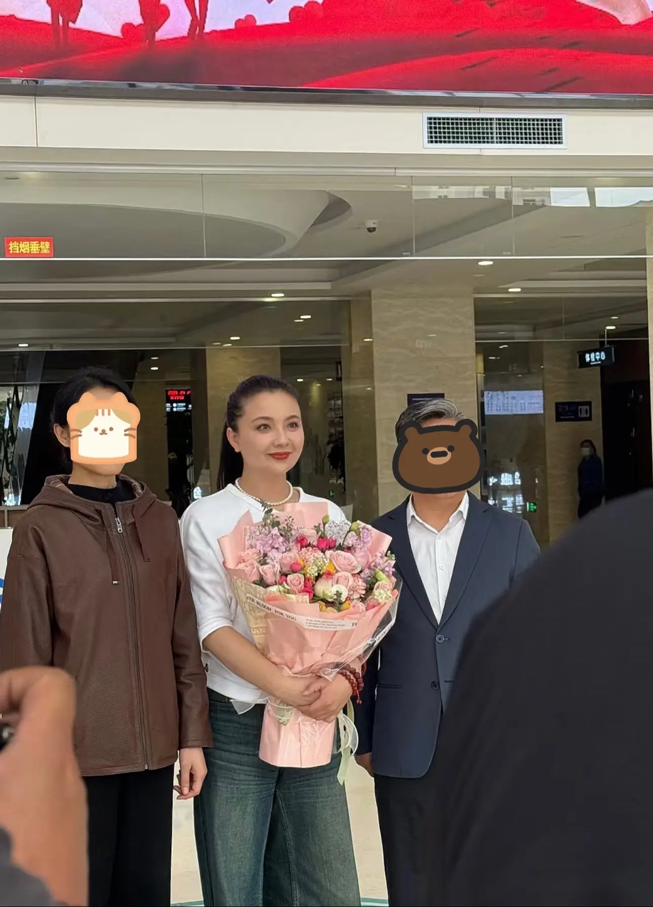槿汐姑姑也发福了，不过依旧很美
