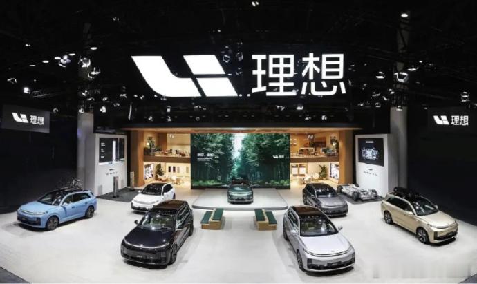 理想汽车辟谣AI眼镜9月发布网传消息称，理想汽车或最快于下月发布首款AI眼镜，该