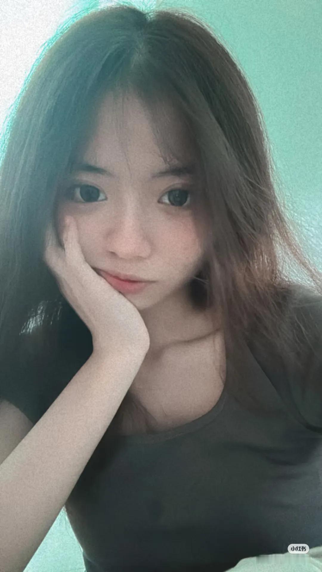 话说大马近几年就推出了许多样靓身材正，气质也相当不错的新晋博主，而honeyro