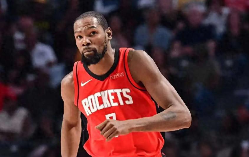 四场3分27中3，火箭赢球后卧底露出水面，终于忍不下去了！
北京时间2026年1