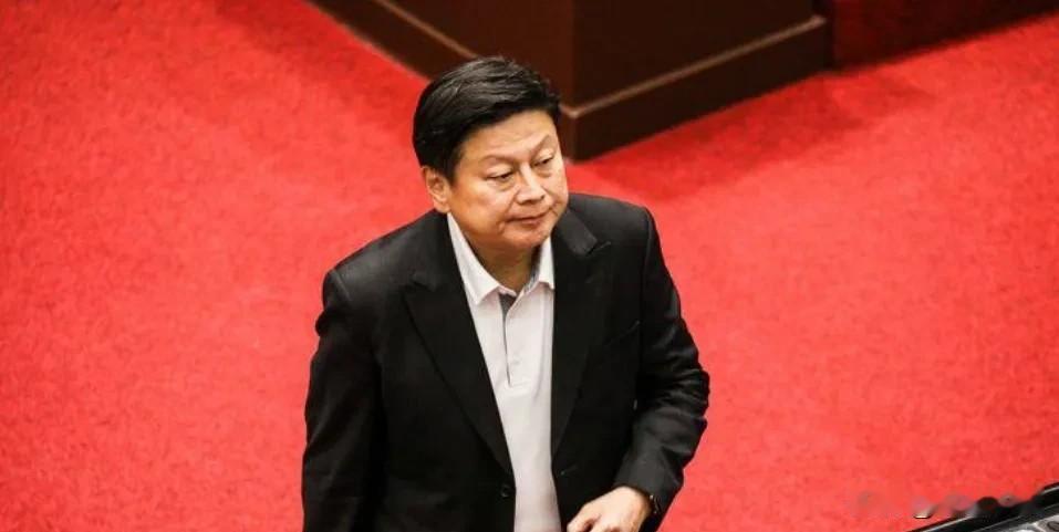 傅崐萁想当立院副主管？江启臣回应来了！就在今天（10月27日），江启臣在接受提问