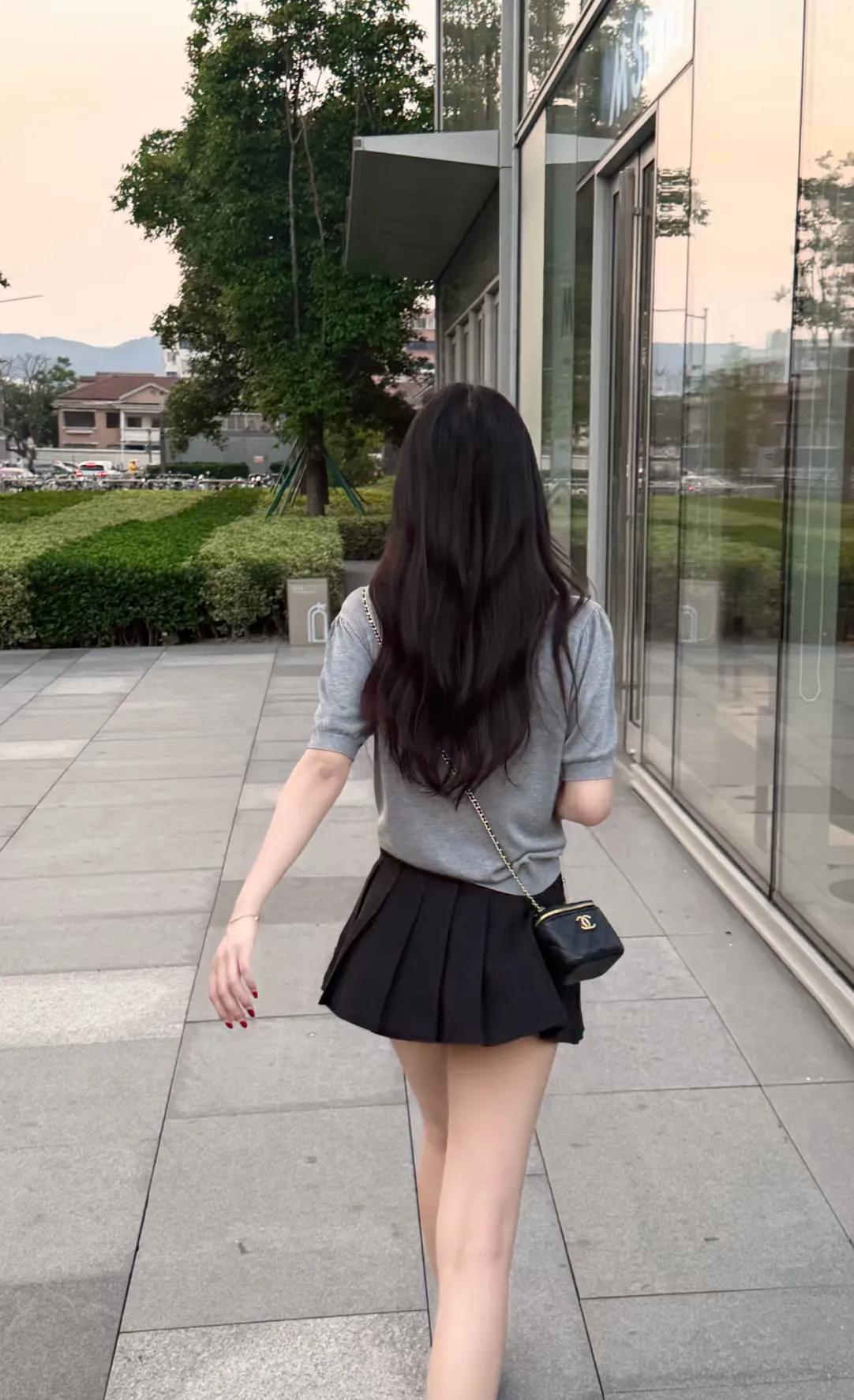 南昌师范大学瑶湖校区打卡。
你来过南昌吗？
对南昌有啥印象吗？
看看你在南昌的照