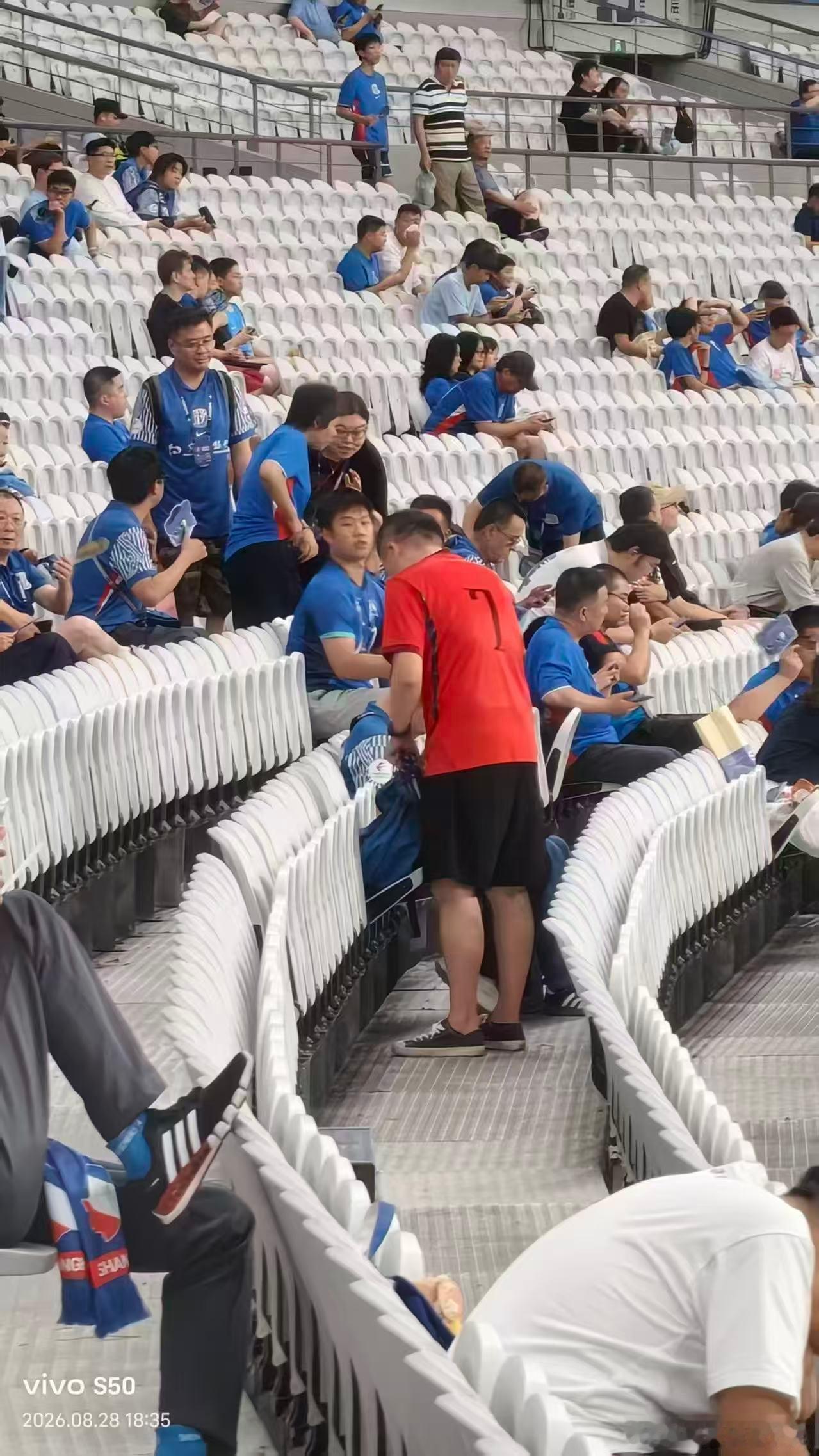 我就说嘛红蓝可以和谐！[期待]中超联赛[超话]上海海港[超话]申花[超话]上海申