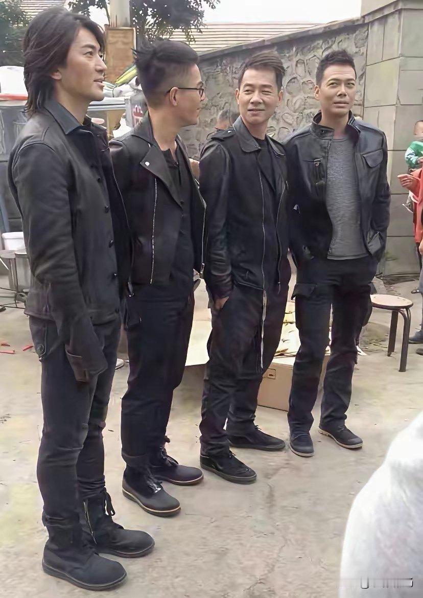 这是曾经的四大天王吗？这么朴素还是很帅 