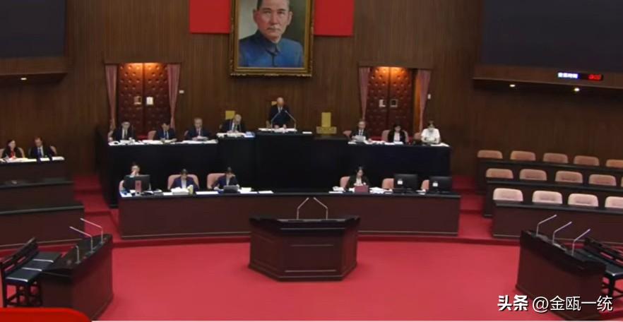 61：50！蓝白联手再封杀台选会人选

立院今天（3日）针对台选会副主委被提名人