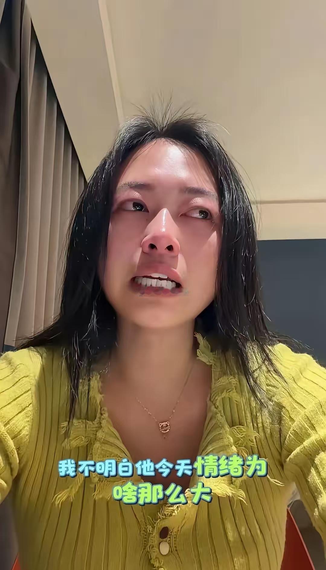 贫贱夫妻百事哀，这个时候真的是具象化了。很多人把带孩子和上班辛苦相比，我也承认带