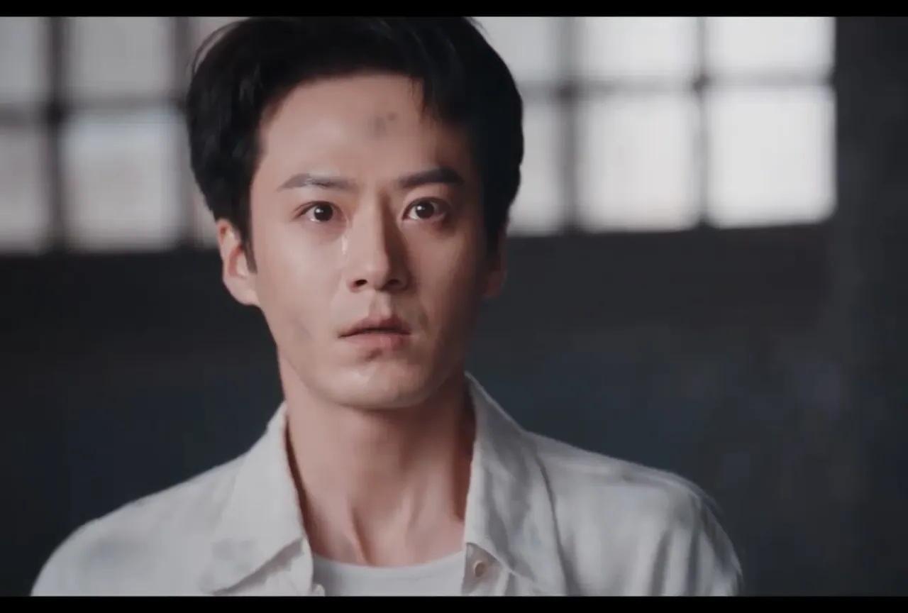 追剧《灼灼韶华》  韶华和夏初马上就要奔赴法兰西开始全新的生活，由于亲人的算计，