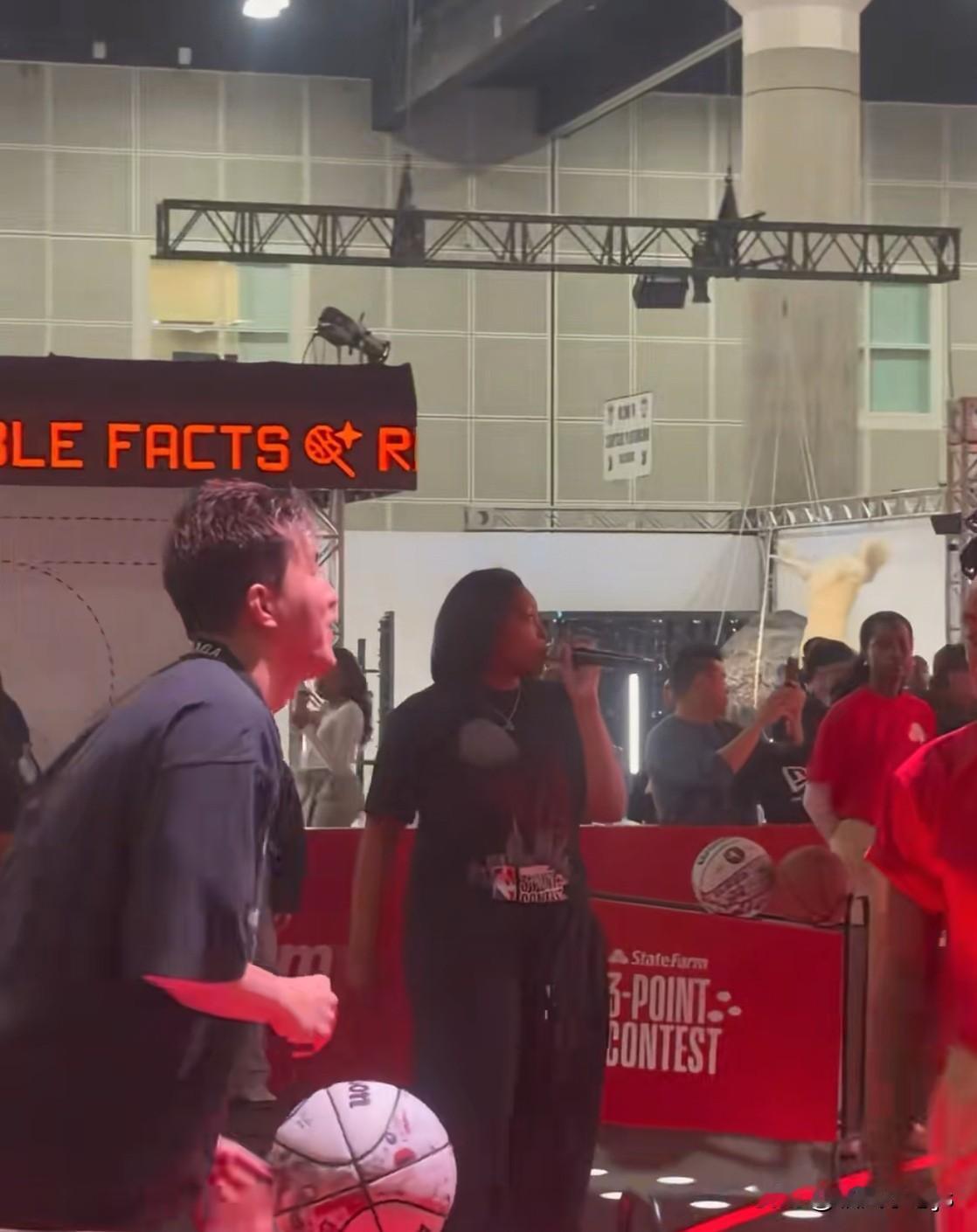 2月16日，除夕上午，在NBA全明星期间，郭艾伦和杨瀚森如约来到G联盟赛场洛杉矶