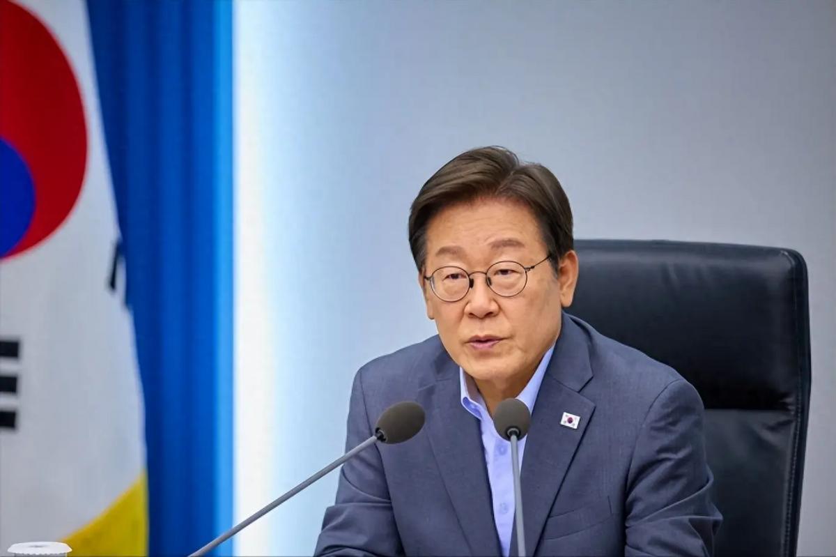 李在明没胆出席九三阅兵？中国把留给韩国的座位，给了其他人。

李在明在犹豫了几个