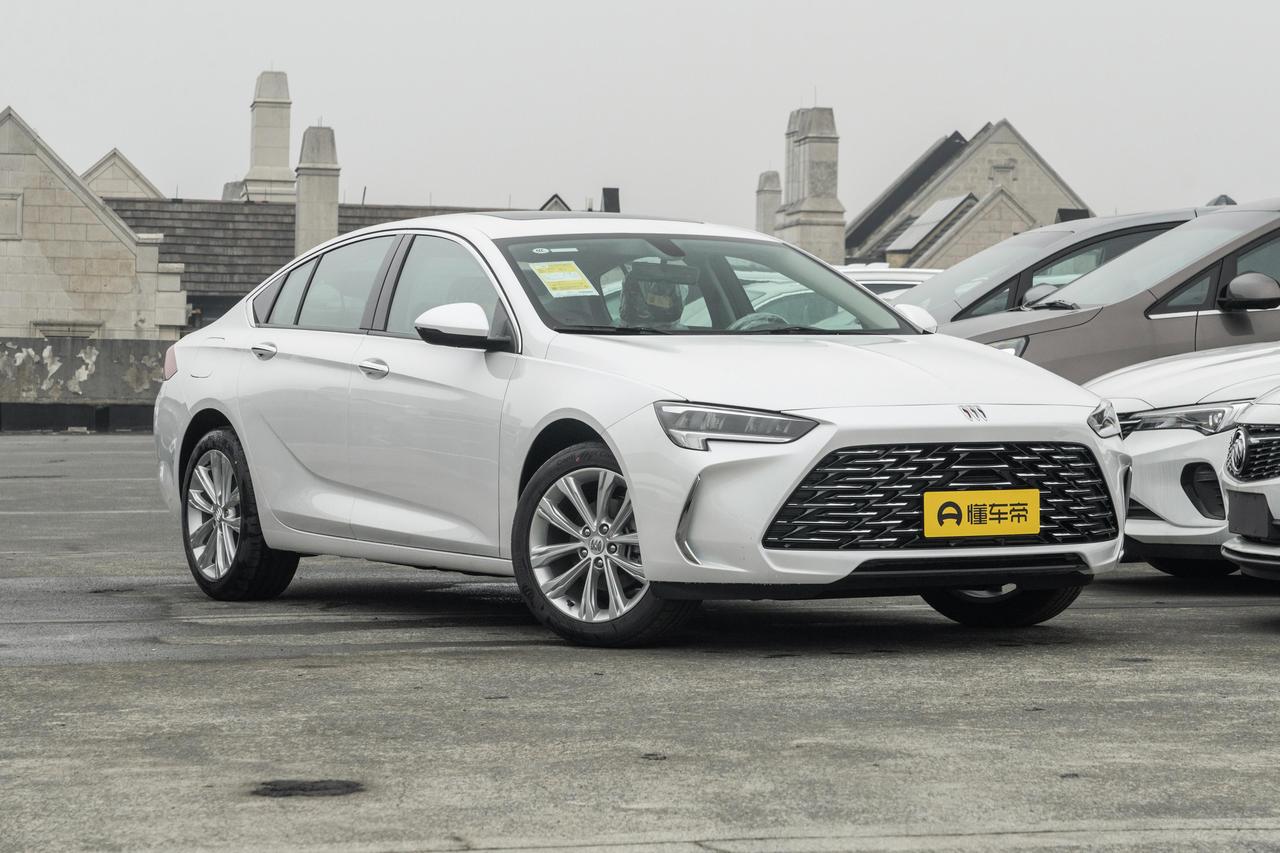 去年月销量一度破万台，如今月销跌至2、3千台，君威为何不受欢迎了？
曾经月销一度