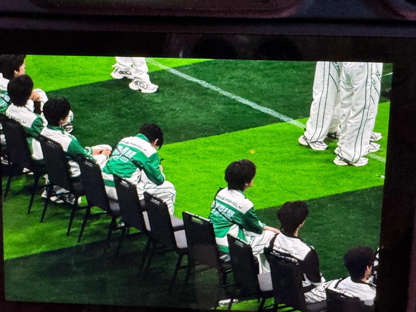 橹穆坐一排王橹杰穆祉丞坐一排王橹杰穆祉丞坐一排、是谁又幸福了 