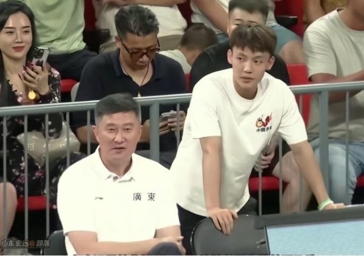 广东队96-78大胜广厦队，徐杰和孙铭徽的数据都不是很亮眼，徐杰被塔媒编的点不在