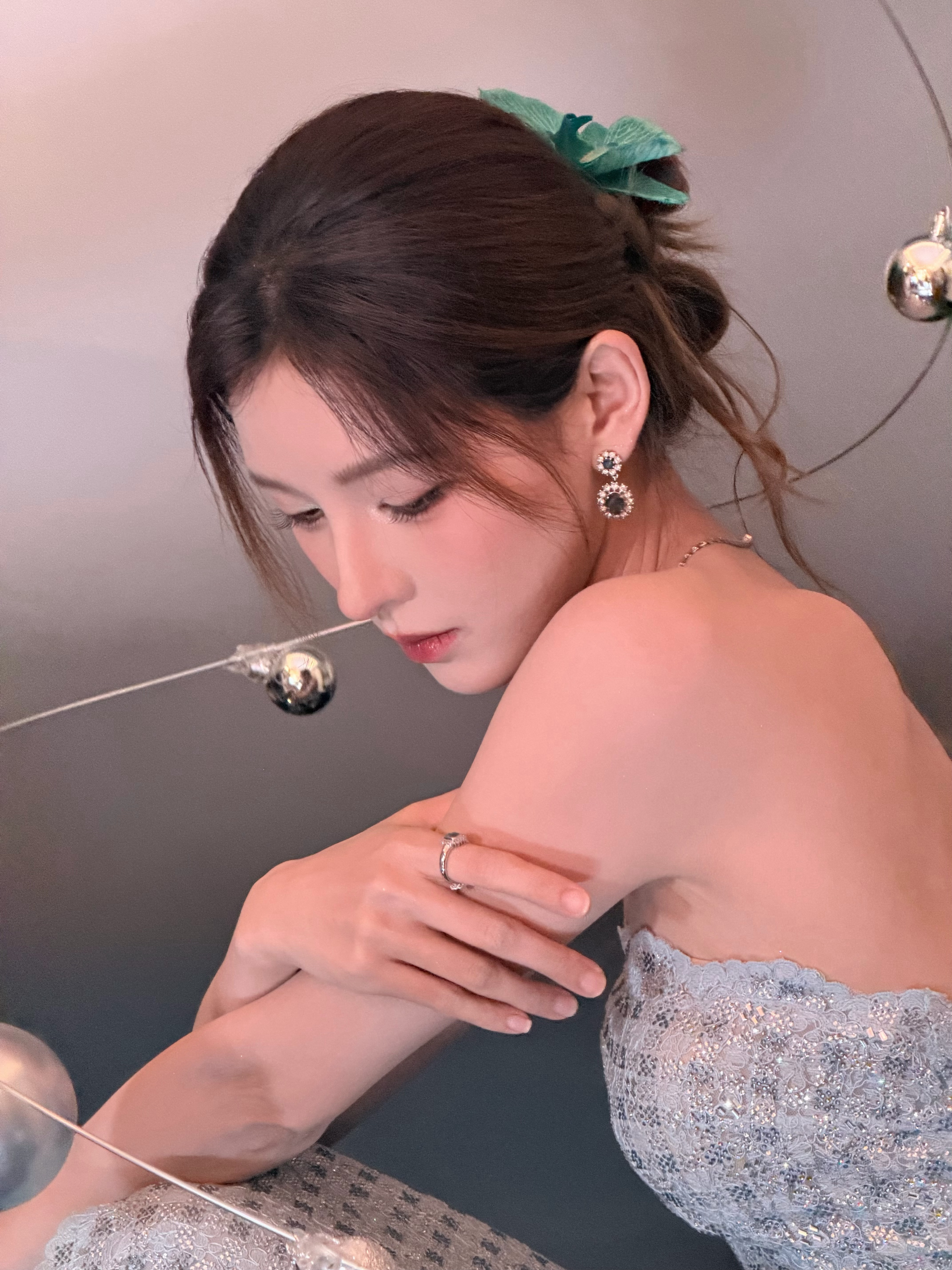 无予伦毕  张予曦冷了 毕雯珺外套拿来吧你 