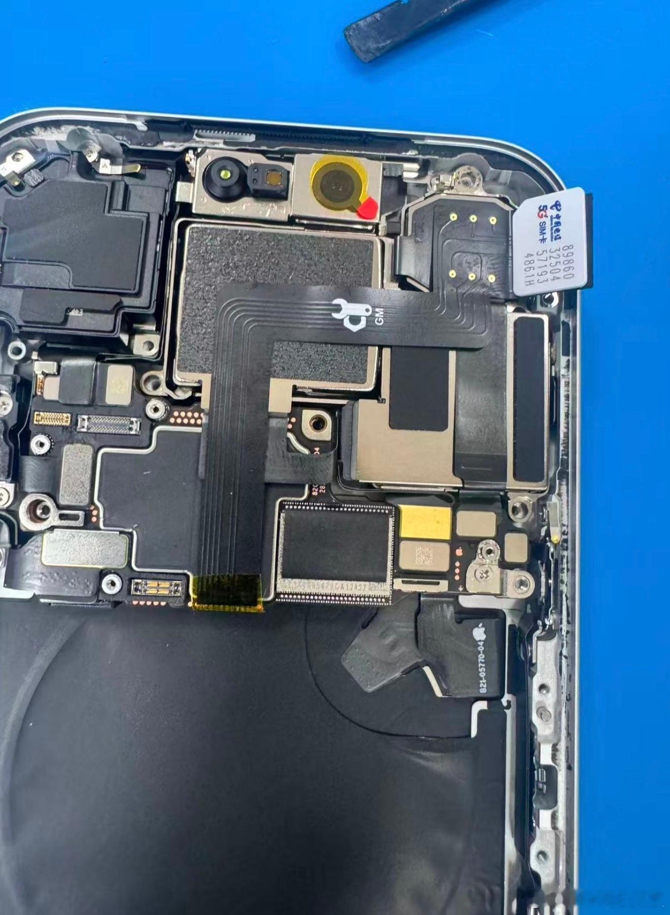 现在不要碰美版的iPhone 17 Pro系列！两个系列都别碰！不要瞅着那两千块