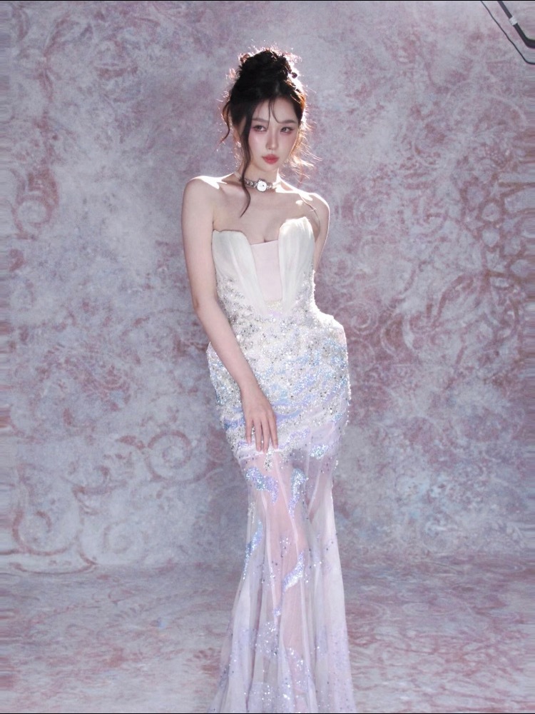 虞书欣ins更新女神更新了好多新图最近的造型都好美！！！ 