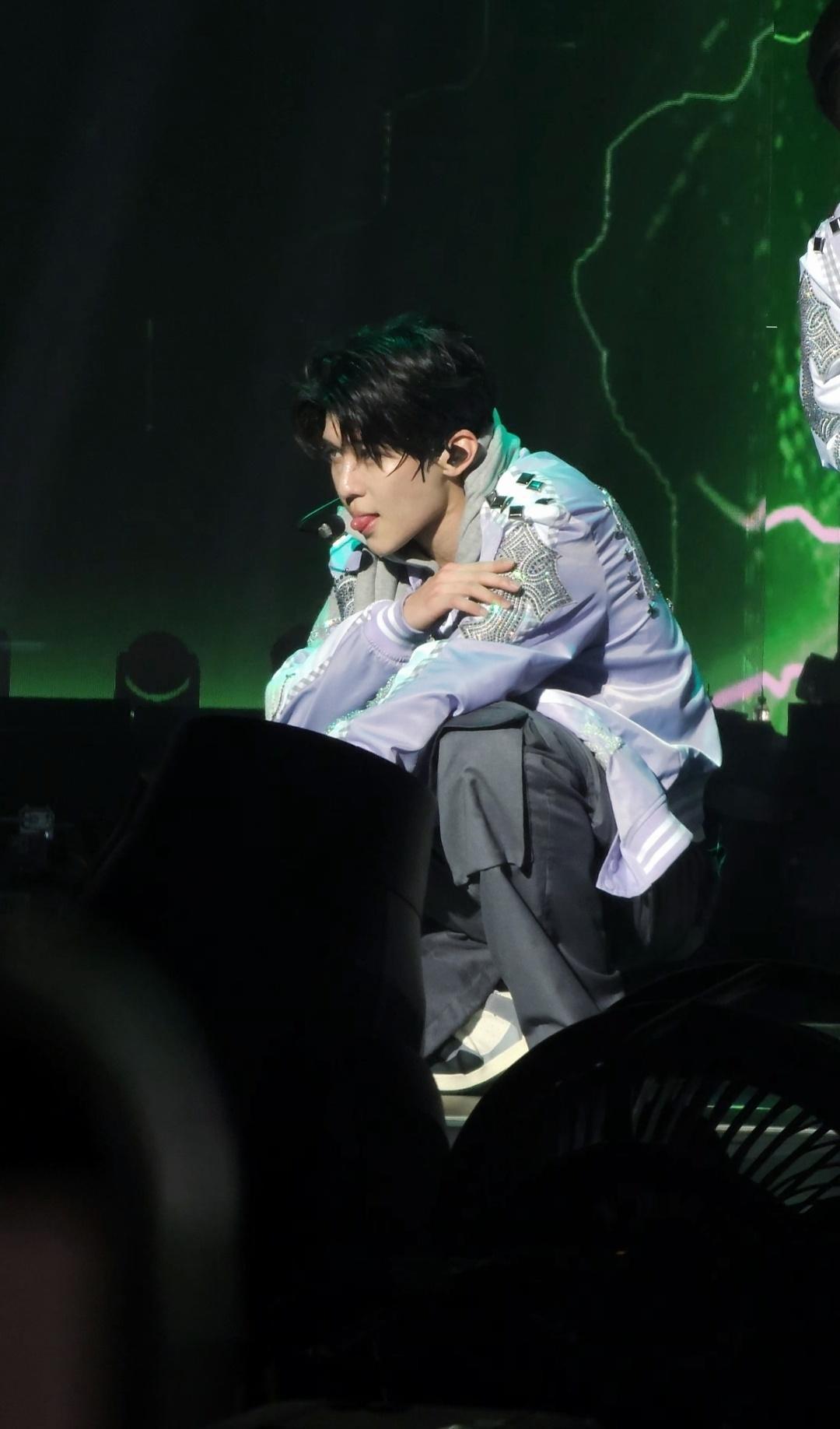 疑似兔子本体跑出 