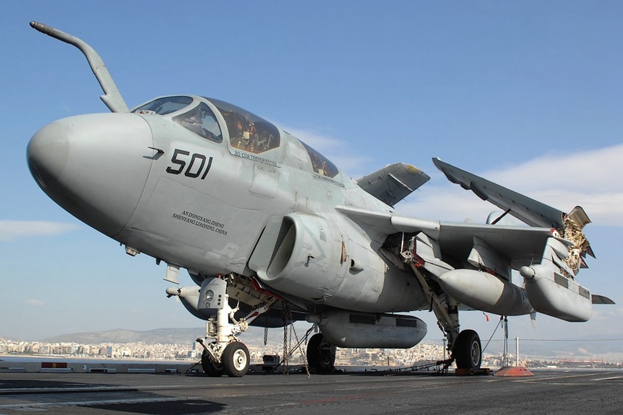 分享圖片：美國格魯曼EA-6B“徘徊者”艦載電子戰機 