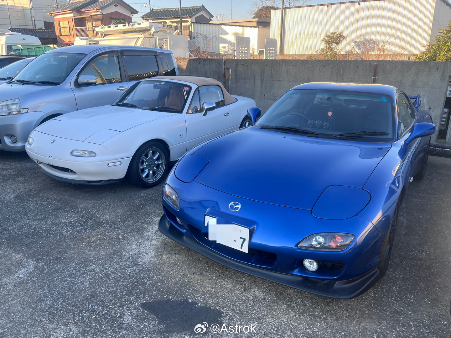 上次来rwb还是2019年，带着给rwb画的封面….这次没有画，但是开了个东瀛保