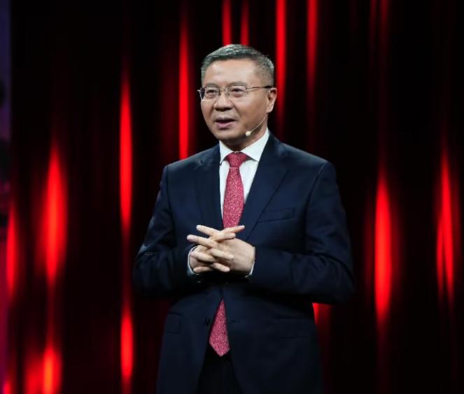 中国有两位预言神准的专家，一个是复旦的张维为，曾断言乌克兰或将亡国；另一位是林毅
