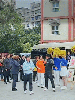 重庆签表出炉，莎莎上半区签位
阿姨们一起许愿她冲冠

姐妹们，重庆冠军赛签表出炉