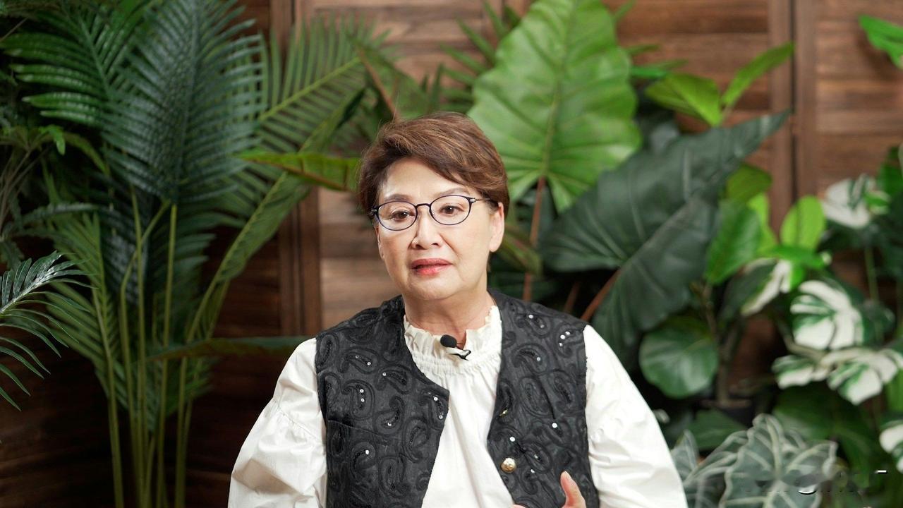 咱就是说这位79年港姐季军的人生简直比电视剧还狗血！三次流产患上产后抑郁，居然在