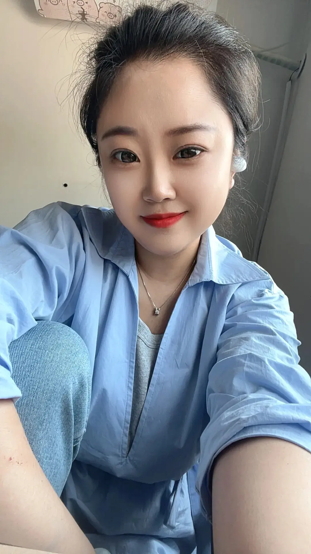 后来我选择了自由 握不住的东西 再也没有挽留过.