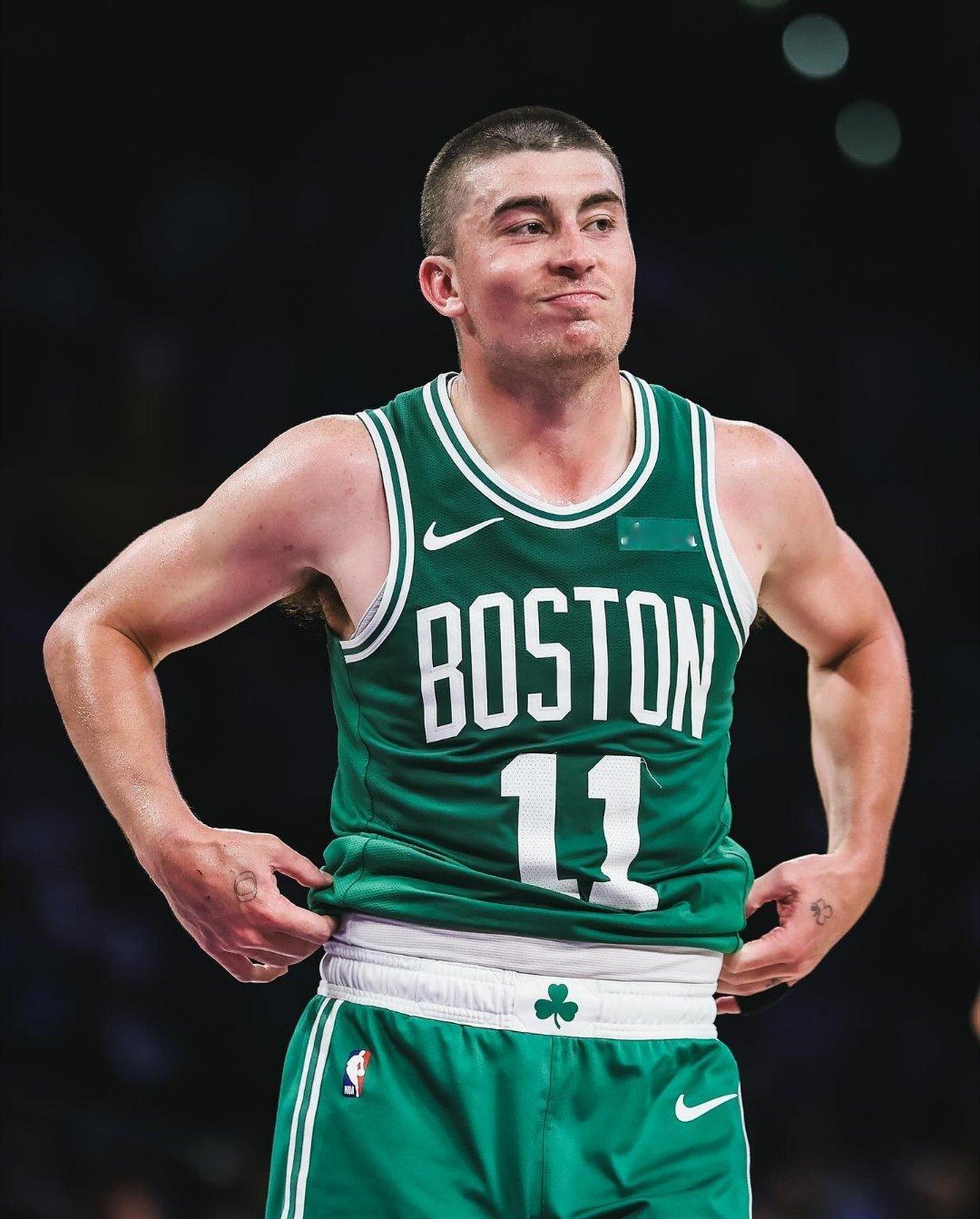 凯尔特人图库 克塔和普里查德，一内一外，都在本赛季坐稳了首发位置的球员，同样跟队