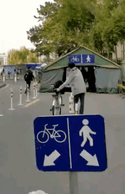被路牌安排得明明白白，理解能力满分 ​​​