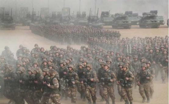 美军能打赢解放军吗？俄媒认为两军差距太大，除了人多，其他全是弱势。俄媒直戳要害，