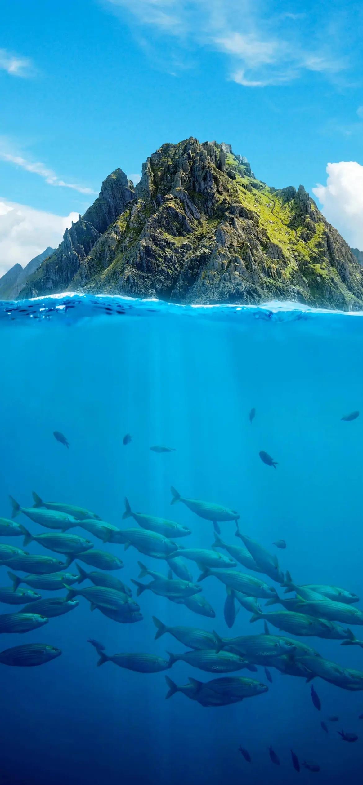 大明万历年间，江南武林正值多事之秋。各大门派明争暗斗，江湖中暗流涌动。

有一位