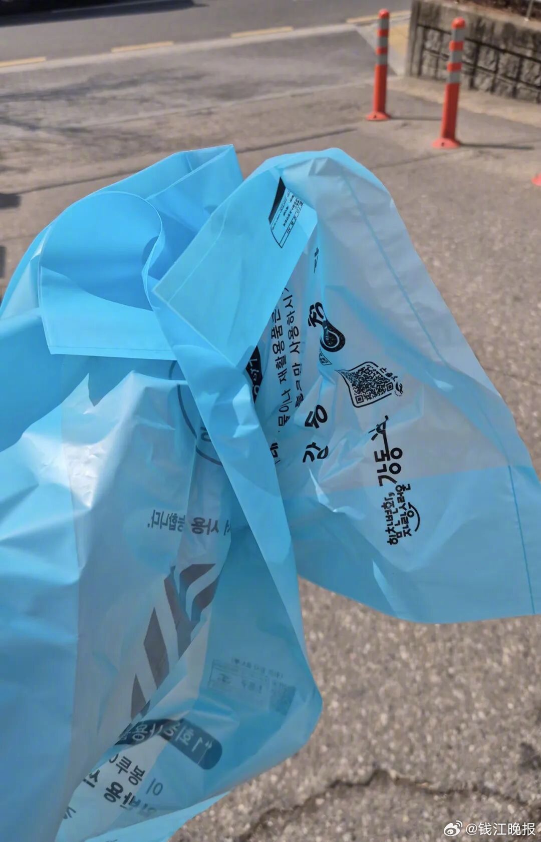 #韩国超市垃圾袋限购一人一个# 【#韩国垃圾袋超市便利店被抢空#】 这几天，不少