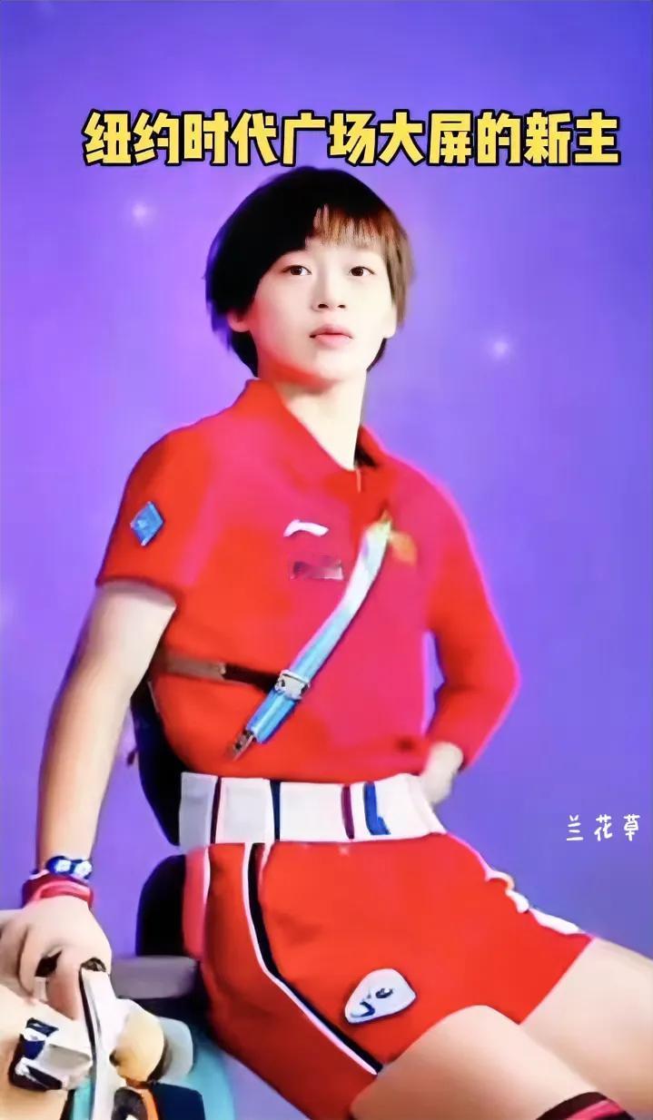 纽约时代广场大屏的新主全红婵。
婵宝不会英语，但她凭着自己强大的实力登上了纽约时