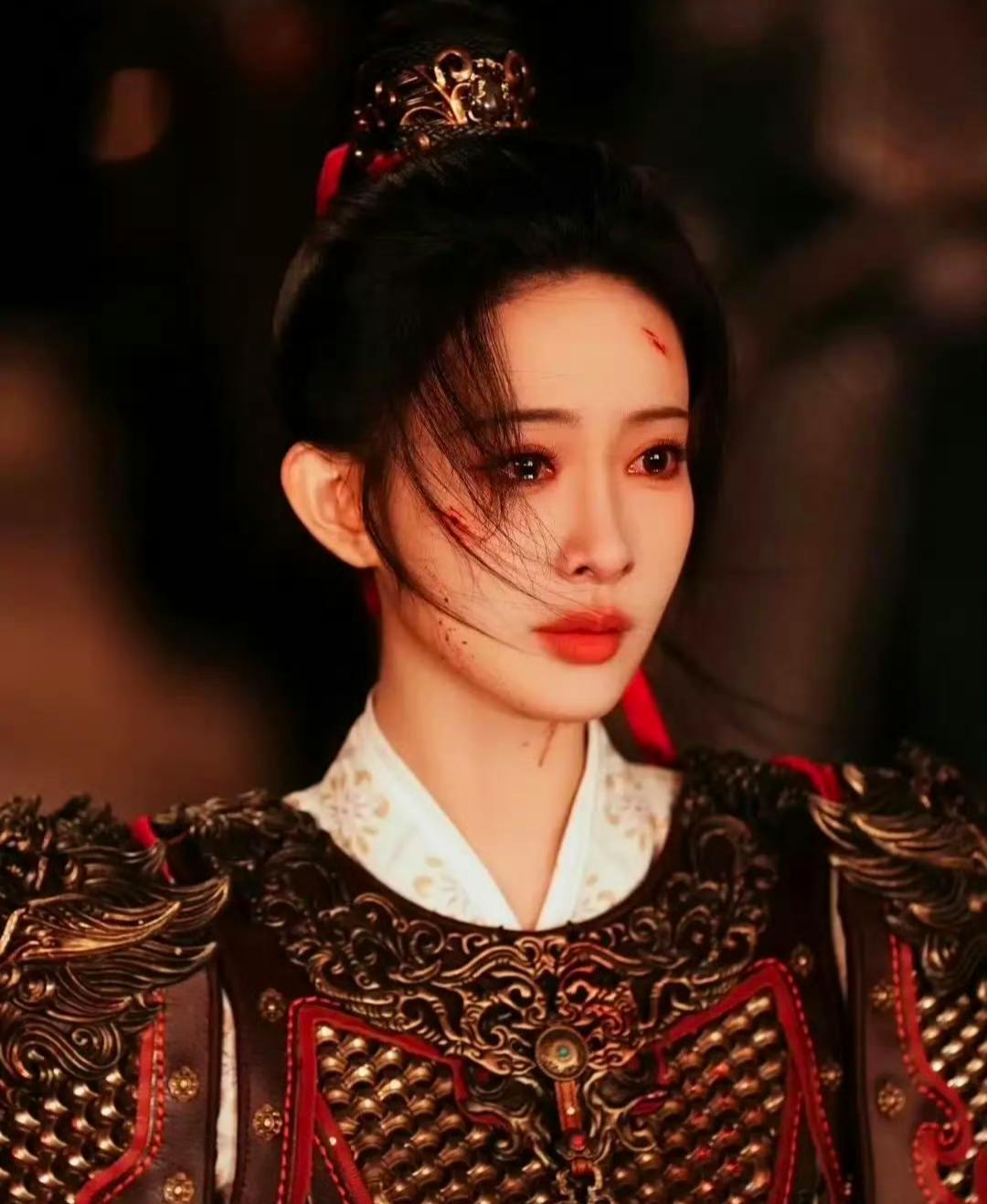 孟子义、何与主演的《百花杀》官宣7月9日定档。看完妆造之后，感觉这部剧前景有点悬