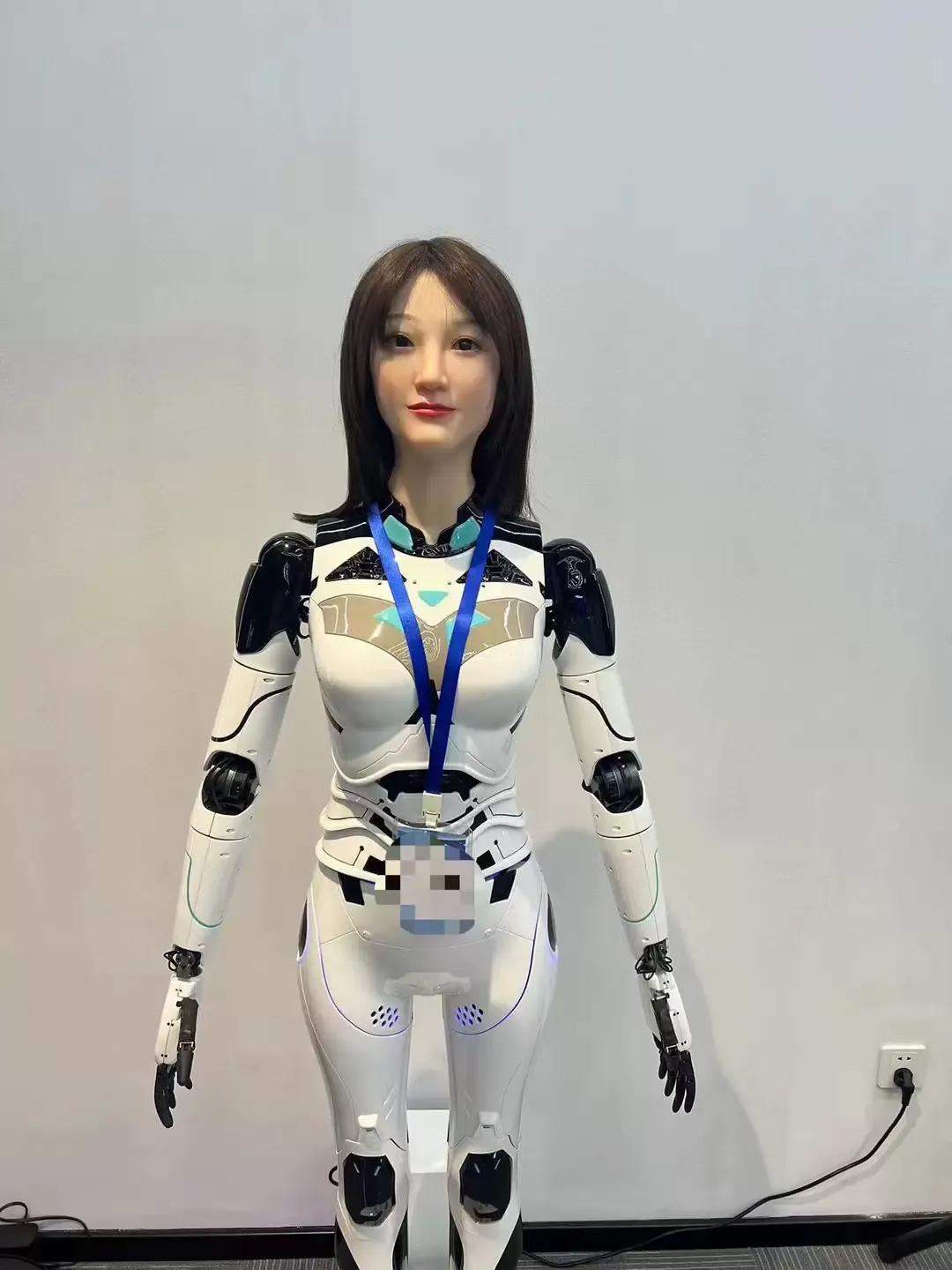 AI 美女招进家来

人智美女性欲高
伺机会把眉眼抛
男生定力都不够
无一例外皆