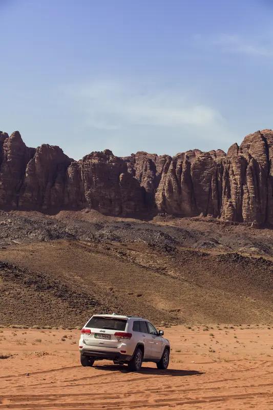 朋友去年50万进场，愣是啃下了14万的肉。今年又小口小口吃着，账上浮盈几万块。结