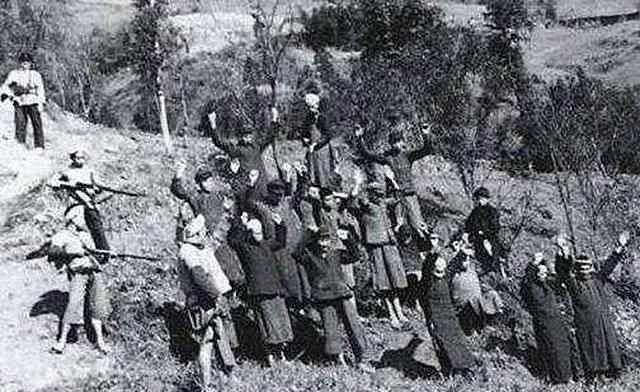 1950年冬的一天，保靖县黄连乡人民处在一片欢乐之中。一批罪大恶极的匪首就要被处