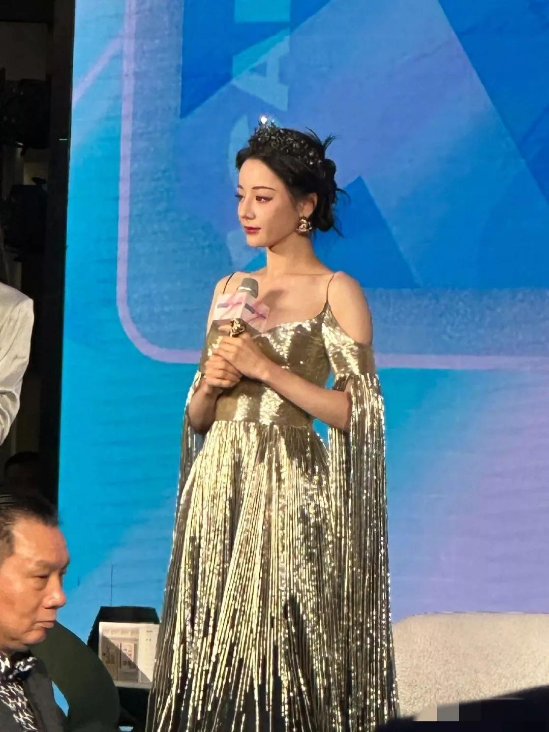 还是捂上吧，没看点。#红毯上的女明星# #明星红毯小心机#