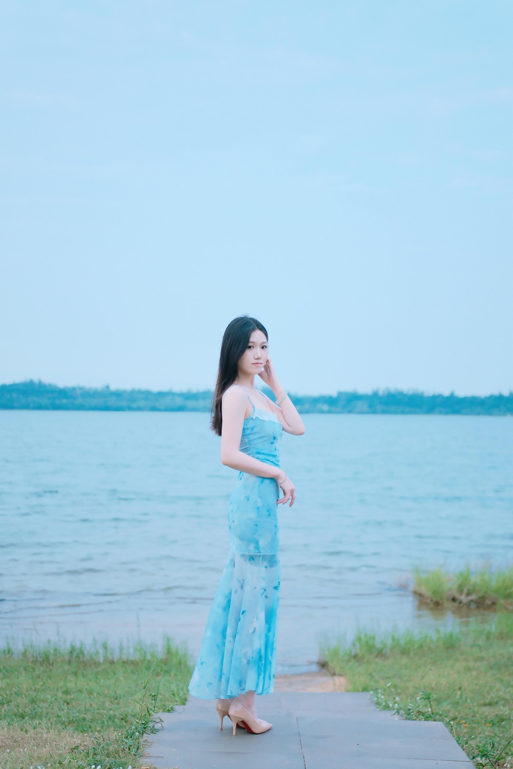蓝裙氛围感 夏季穿搭少女感夏日ootd 谁能拒绝夏日姐感穿搭呢 夏日海...