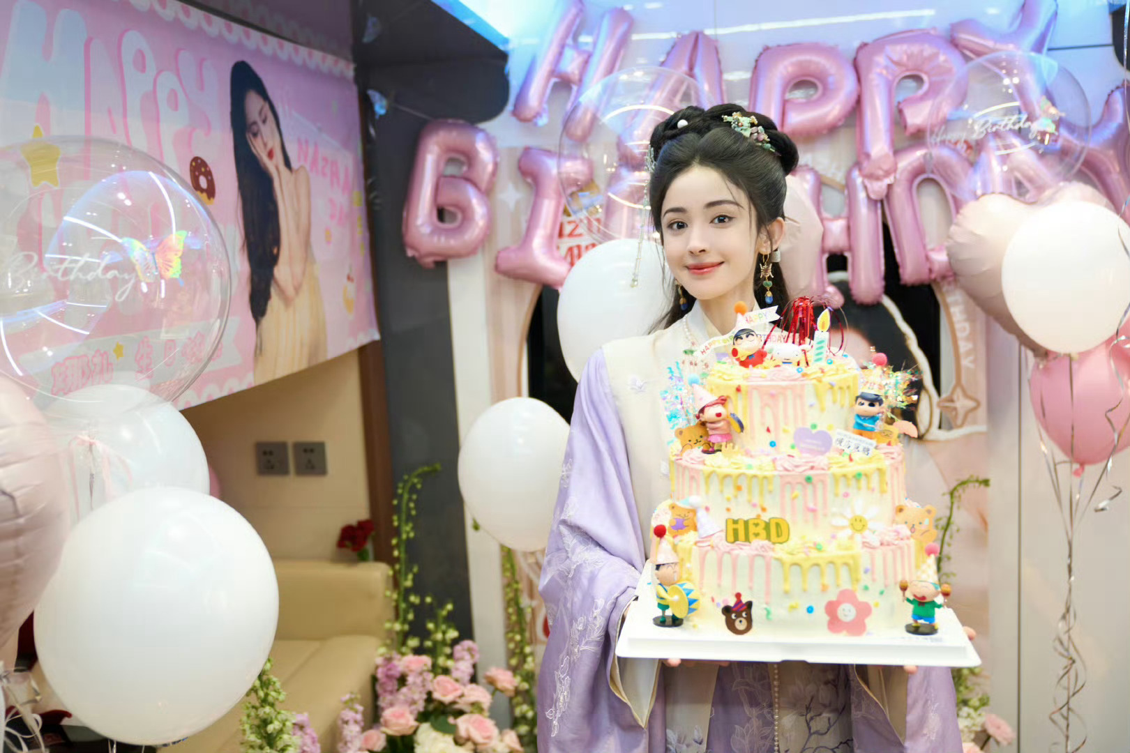 娜扎33岁了娜扎33岁生日vlog感动满满，都为娜扎准备了惊喜，生日快乐[蛋糕]