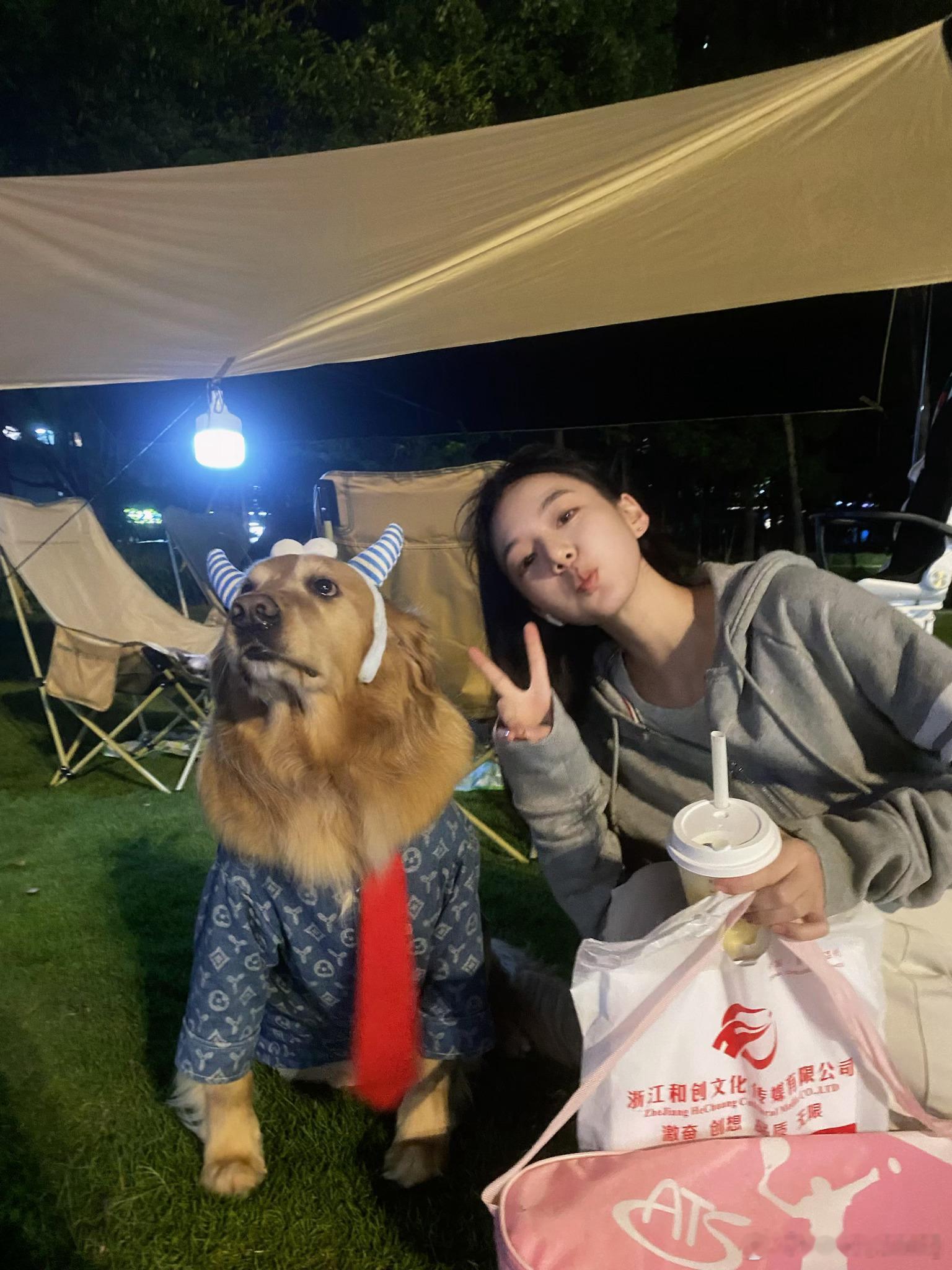 这几天都好开心～明天又要回学校找大家玩咯[抱一抱] ​​​
