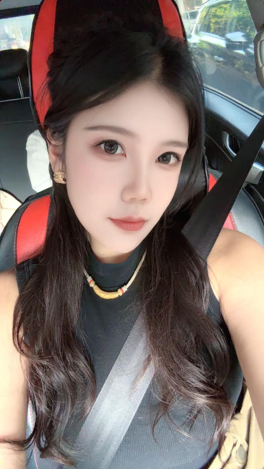 ·············听说爱是前世的旧账。所以今生才会和你遇上。欠下的缘分用