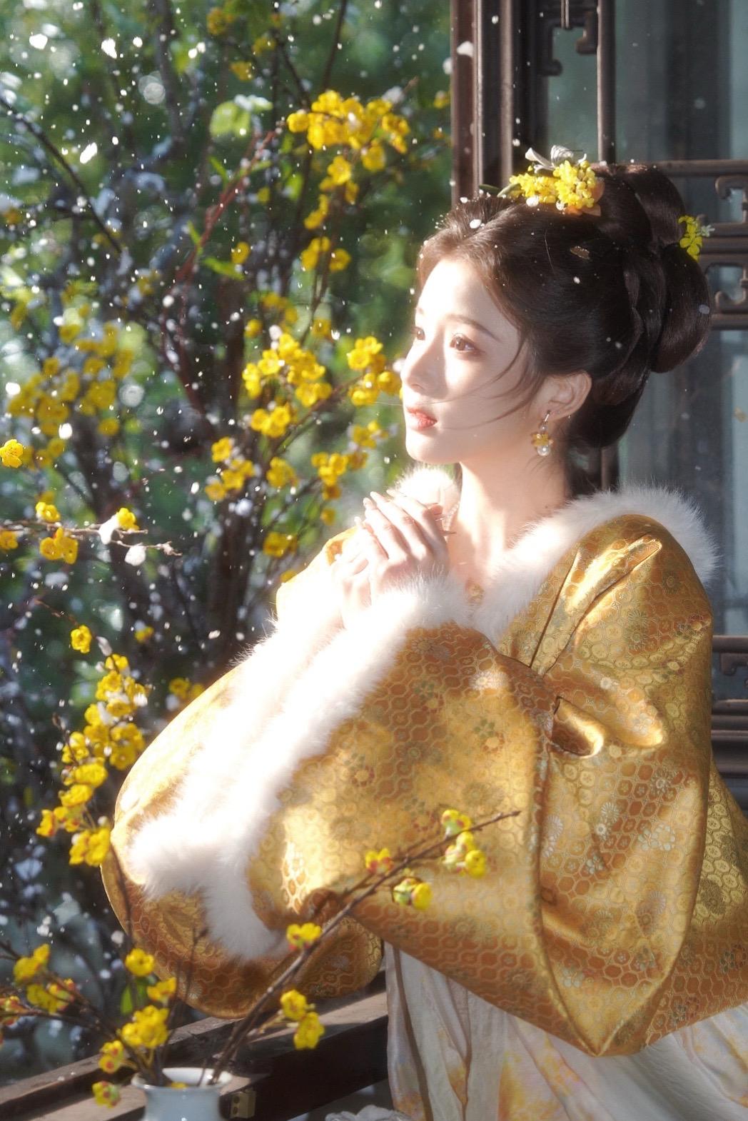 旧地你未出现过 我也千次万次捉。