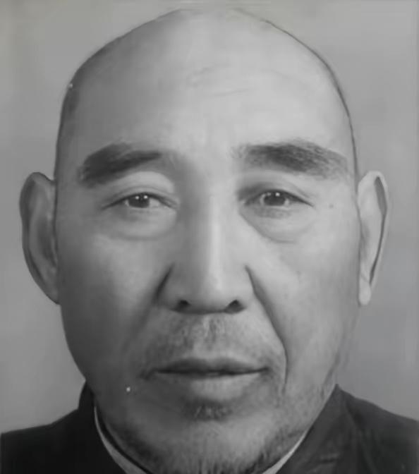 1936年，武术家寇运兴在德国柏林表演武术，遭到芬兰拳击手挑衅，说：我要用拳击挑