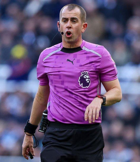 已确认：彼得·班克斯将担任周日北伦敦德比托特纳姆热刺对阵阿森纳的主裁判。达伦·英